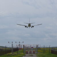6/1帯広空港の駐車場がリニューアル、17エンドで飛行機見学!